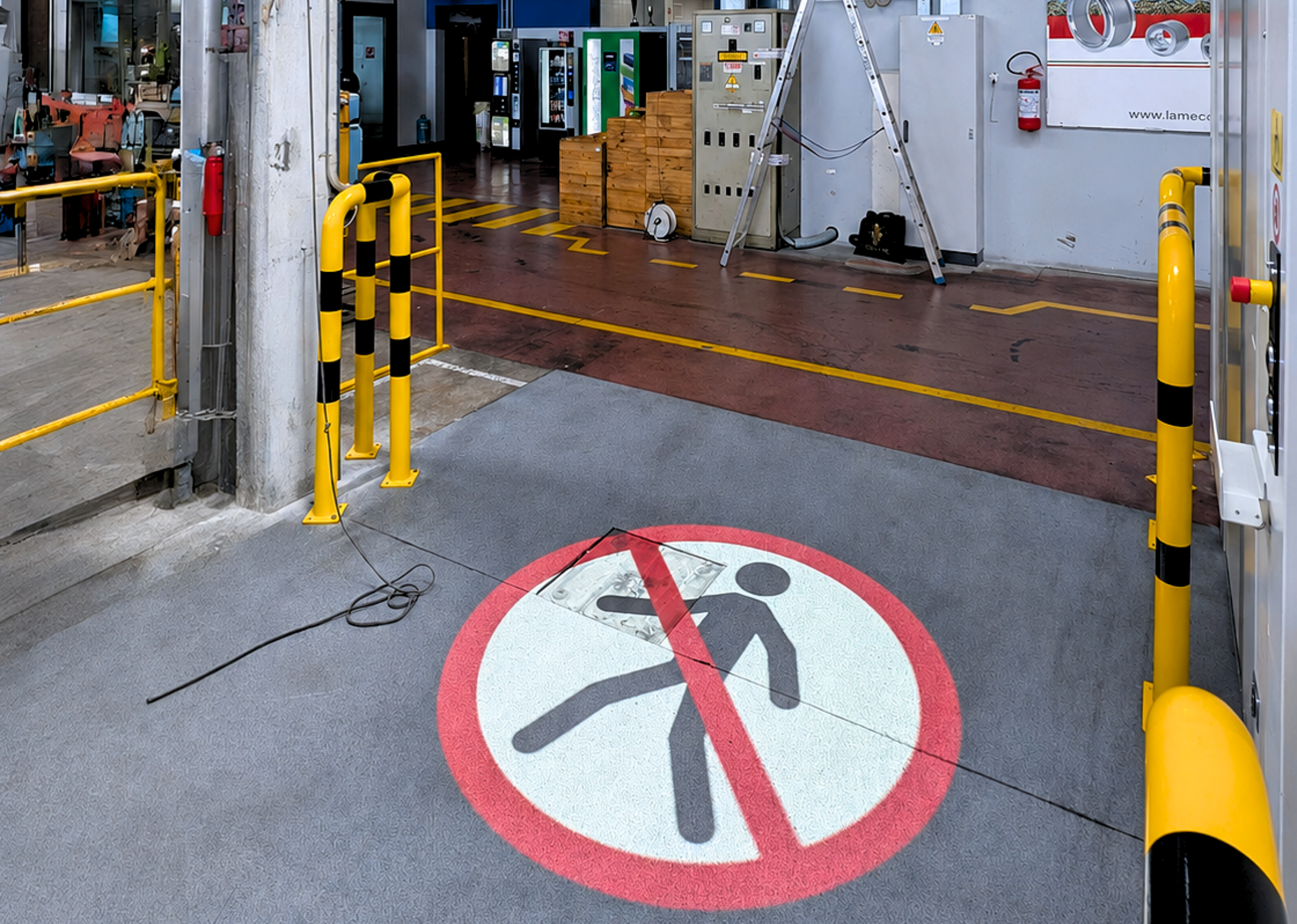 projected-pedestrian-stop-sign projected-pedestrian-stop-sign
