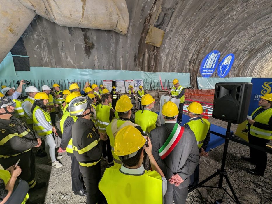 Safety Sign Projection In Tunnel Construction